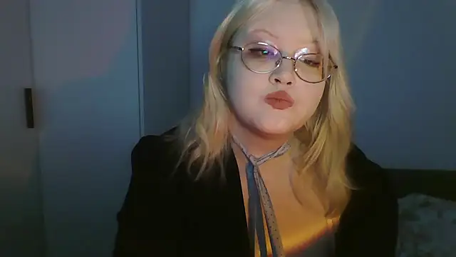 Snapshot of Elayne_Sweet chatting on June 14, 2026, 6:03 am Elayne Sweet online show from June 14, 2026, 6:03 am