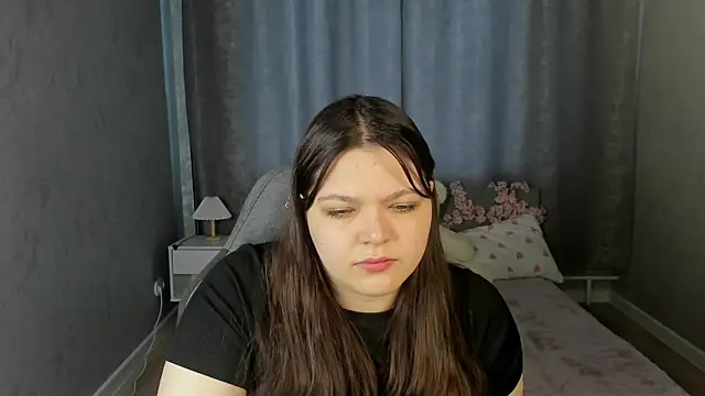 Evelyne Loo online show from May 20, 2026, 12:40 am