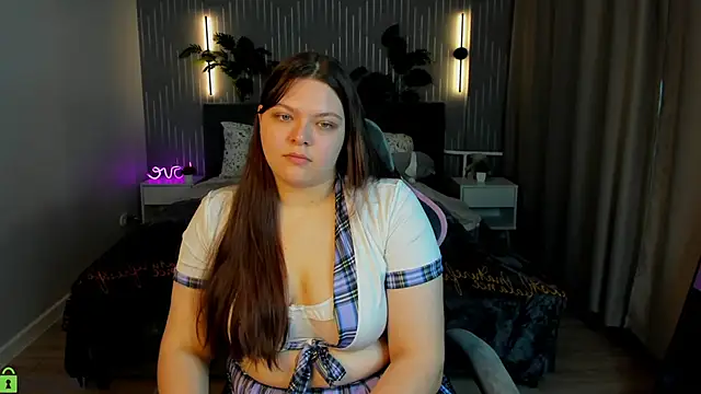 Evelyne Loo online show from April 28, 2026, 2:27 am