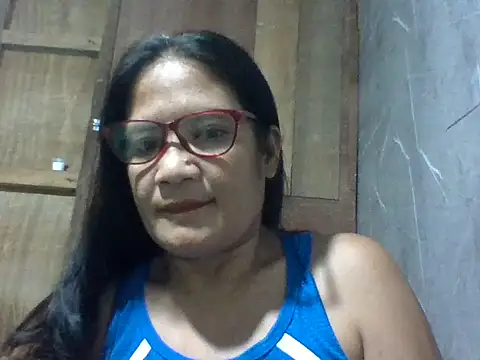 Snapshot of PinayZaira chatting on May 21, 2026, 5:10 pm PinayZaira online show from May 21, 2026, 5:10 pm