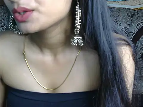 Snapshot of avni222 chatting on April 4, 2026, 5:14 am avni222 online show from April 4, 2026, 5:14 am