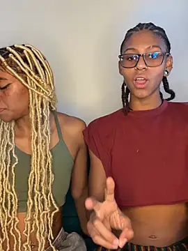 Sun lynx Love online show from April 6, 2026, 10:11 pm