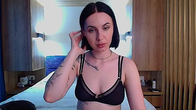 Sour Berry  online show from May 17, 2026, 2:50 pm