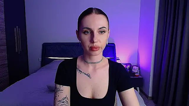 Sour Berry  online show from April 28, 2026, 5:06 pm