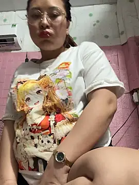 Snapshot of Lina-Naughty chatting on April 25, 2026, 5:21 am Lina-Naughty online show from April 25, 2026, 5:21 am