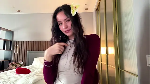 Snapshot of MinnaWatwood chatting on April 13, 2026, 6:06 am MinnaWatwood online show from April 13, 2026, 6:06 am