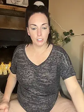 Snapshot of taylorsunshine chatting on May 24, 2026, 3:56 pm taylorsunshine online show from May 24, 2026, 3:56 pm