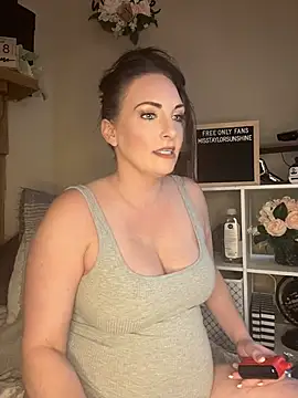 Snapshot of taylorsunshine chatting on June 21, 2026, 10:37 pm taylorsunshine online show from June 21, 2026, 10:37 pm