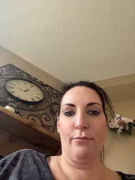 Snapshot of taylorsunshine chatting on May 22, 2026, 5:44 pm taylorsunshine online show from May 22, 2026, 5:44 pm