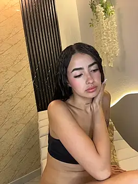 alannajade online show from April 1, 2026, 2:02 am