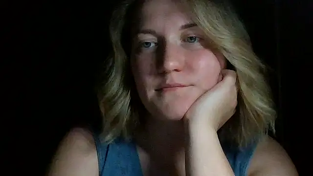 TinaKittyX online show from May 13, 2026, 8:49 pm