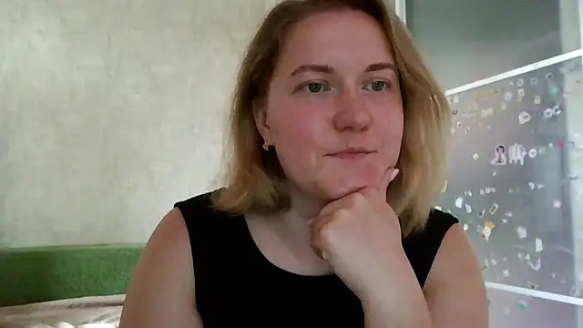 TinaKittyX online show from May 12, 2026, 11:27 am