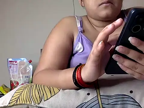 Snapshot of Bitchin_Riya chatting on June 19, 2026, 8:31 am Bitchin Riya online show from June 19, 2026, 8:31 am