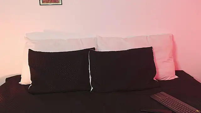 nyxmurtualer666 online show from May 2, 2026, 3:34 am