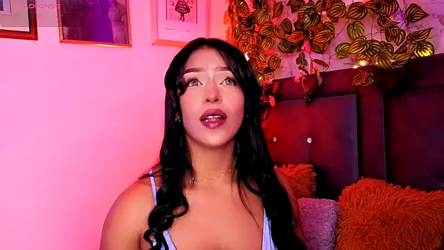 Snapshot of Alisse_Storm chatting on May 10, 2026, 3:32 am Alisse Storm online show from May 10, 2026, 3:32 am