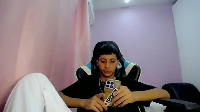 Snapshot of Yei_lee_ chatting on April 30, 2026, 3:46 am Yei lee online show from April 30, 2026, 3:46 am