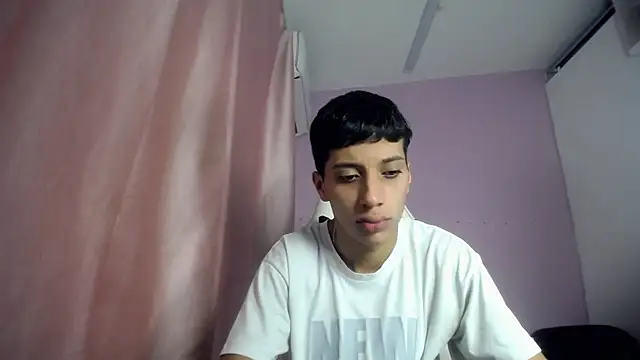 Snapshot of Yei_lee_ chatting on May 18, 2026, 2:12 am Yei lee online show from May 18, 2026, 2:12 am