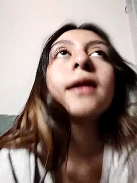 Snapshot of Lala_fluffy chatting on April 27, 2026, 8:29 pm Lala fluffy online show from April 27, 2026, 8:29 pm