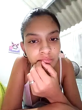 Snapshot of Lyra_Siren chatting on April 18, 2026, 3:42 am Lyra Siren online show from April 18, 2026, 3:42 am