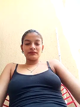 Snapshot of Lyra_Siren chatting on April 19, 2026, 6:43 pm Lyra Siren online show from April 19, 2026, 6:43 pm