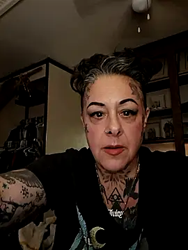 Snapshot of Kitty_bang chatting on April 1, 2026, 5:20 am Kitty bang online show from April 1, 2026, 5:20 am