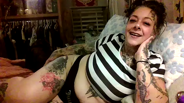 Kitty bang online show from June 2, 2026, 5:18 am