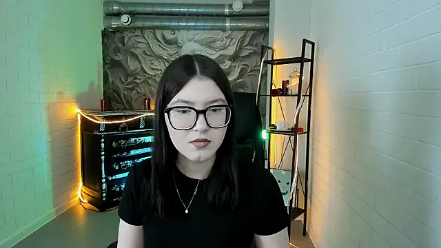 JennyGibson online show from April 7, 2026, 5:20 am