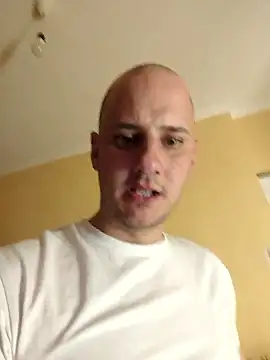 Snapshot of Daniel94699 chatting on April 1, 2026, 9:54 am Daniel94699 online show from April 1, 2026, 9:54 am