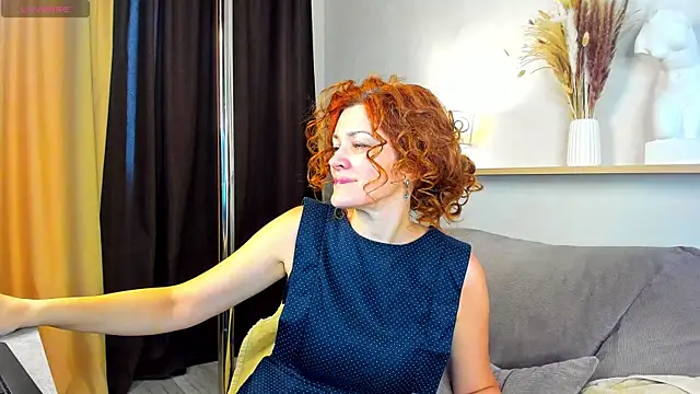 Snapshot of Julia_Suny chatting on June 8, 2026, 1:00 am Julia Suny online show from June 8, 2026, 1:00 am