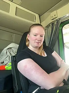 Snapshot of TruckerBabeLeenchen chatting on April 8, 2026, 8:49 am TruckerBabeLeenchen online show from April 8, 2026, 8:49 am