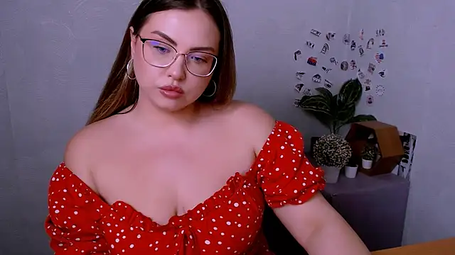 Snapshot of AminaSoul_ chatting on April 8, 2026, 1:12 pm AminaSoul online show from April 8, 2026, 1:12 pm