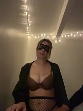 jeunecoupleamateur online show from April 27, 2026, 7:56 pm