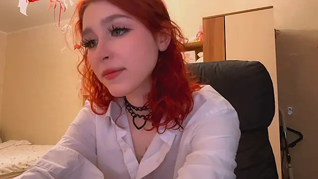 Snapshot of CindyHouse chatting on April 7, 2026, 5:15 pm CindyHouse online show from April 7, 2026, 5:15 pm