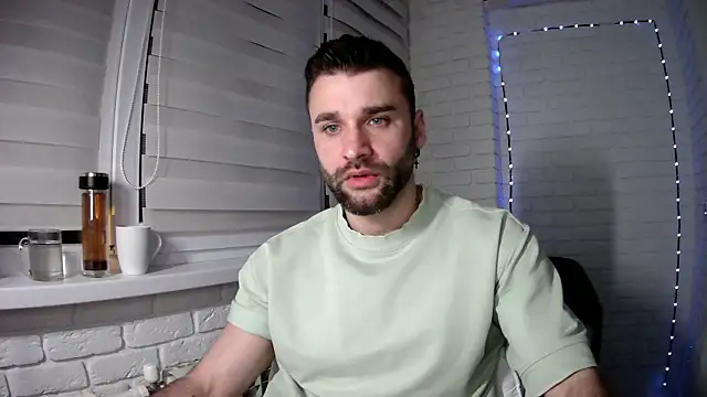 DaddySlava online show from April 18, 2026, 7:29 pm