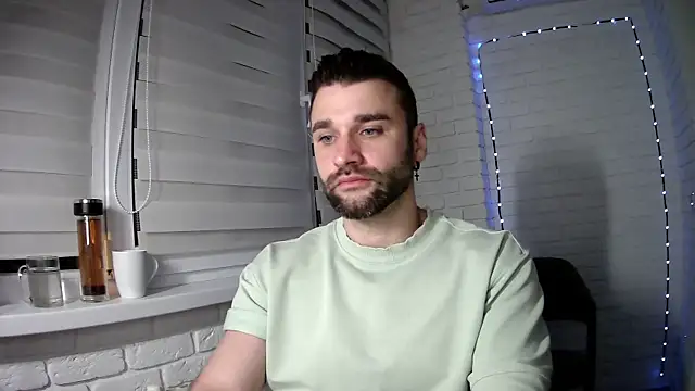 DaddySlava online show from April 18, 2026, 7:58 pm