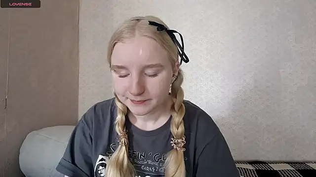 Snapshot of ForwentSeat chatting on May 5, 2026, 7:11 am ForwentSeat online show from May 5, 2026, 7:11 am
