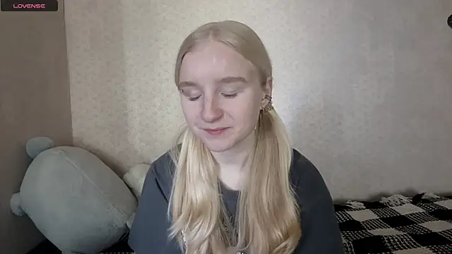 Snapshot of ForwentSeat chatting on May 4, 2026, 9:12 am ForwentSeat online show from May 4, 2026, 9:12 am