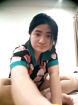 Snapshot of Alicee_001 chatting on April 13, 2026, 4:22 pm Alicee 001 online show from April 13, 2026, 4:22 pm