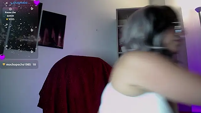 Snapshot of Saraa_love_ chatting on April 8, 2026, 7:15 pm Saraa love online show from April 8, 2026, 7:15 pm