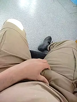 samosa7678 online show from April 8, 2026, 3:35 pm