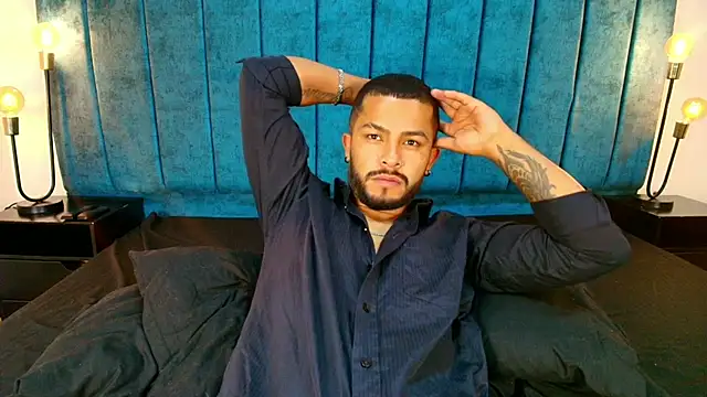 Snapshot of Enzo_Vitale_ chatting on April 5, 2026, 11:39 am Enzo Vitale online show from April 5, 2026, 11:39 am