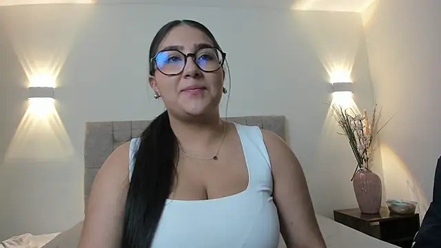 Elisa n Emma online show from May 12, 2026, 5:08 pm