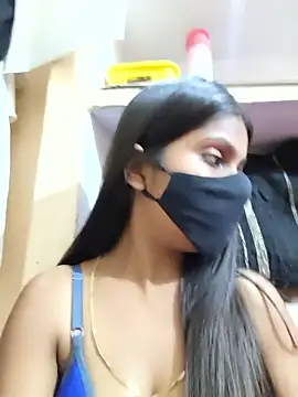 shreyaverma899 online show from April 12, 2026, 6:49 am