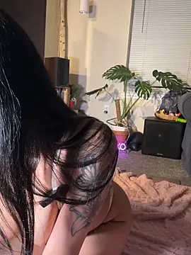 Snapshot of alexisbae888 chatting on April 14, 2026, 4:17 am alexisbae888 online show from April 14, 2026, 4:17 am