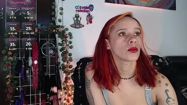 Snapshot of Lexxii_hot_col chatting on June 17, 2026, 7:35 pm Lexxii hot col online show from June 17, 2026, 7:35 pm