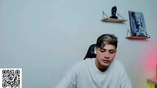 Snapshot of flaquito___ chatting on May 21, 2026, 8:39 pm flaquito online show from May 21, 2026, 8:39 pm