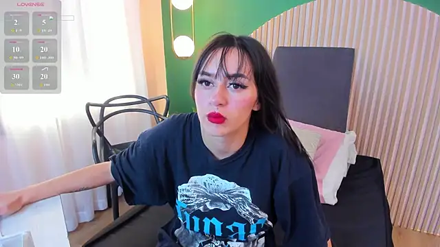 Snapshot of Alicecoule_ chatting on June 22, 2026, 11:40 am Alicecoule online show from June 22, 2026, 11:40 am