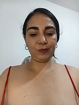 Snapshot of Emily_Divi69 chatting on April 28, 2026, 2:32 pm Emily Divi69 online show from April 28, 2026, 2:32 pm