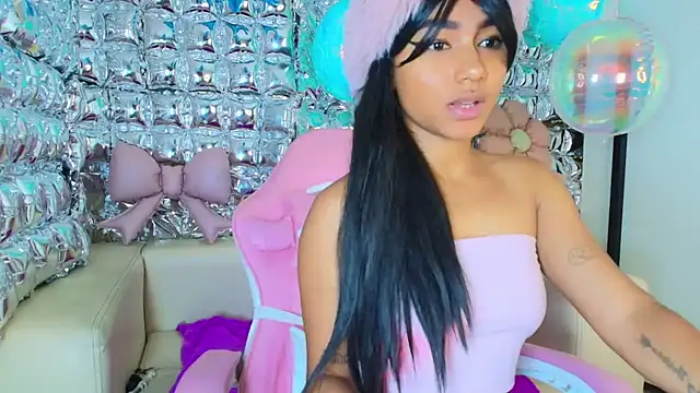 Snapshot of candy-paris chatting on June 7, 2026, 2:11 pm candy-paris online show from June 7, 2026, 2:11 pm