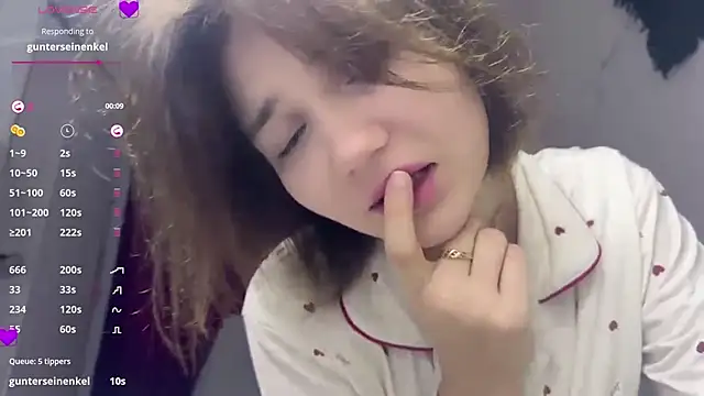Cute Capricee online show from April 19, 2026, 10:05 am